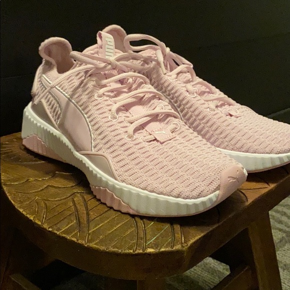 pink puma tennis shoes